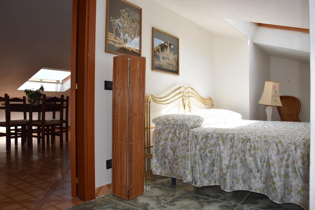 La Petite Maison Apartment Cefalu Room photo